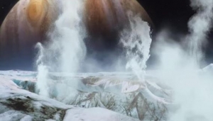 氷の表面から水とみられるものを噴き出すエウロパの想像図。奥に見えるのは木星（ＮＡＳＡ提供・共同）